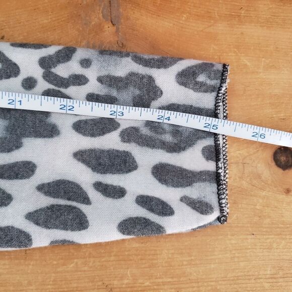 M Made In Italy Large Leopard Print Grey V-Neck Boxy Oversized Sweater Relaxed - Picture 8 of 10